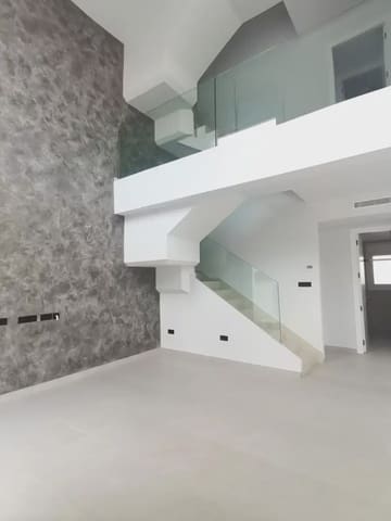3 sypialnia Willa na sprzedaż w Los Montesinos z basenem garażem - 465 000 € (Ref: 9897073)