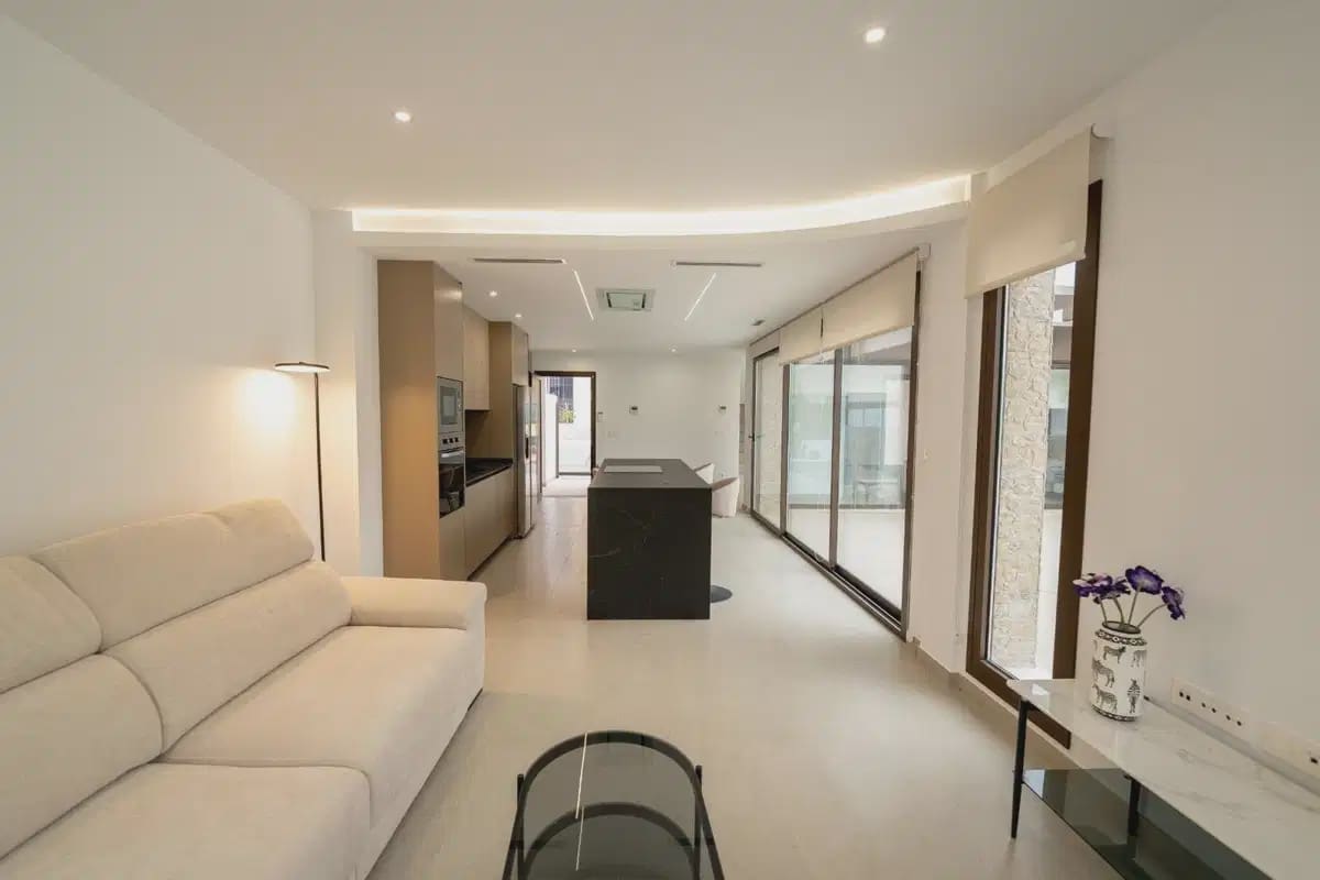 4 Zimmer Villa zu verkaufen in Almoradi mit Pool - 429.000 € (Ref: 9897074)