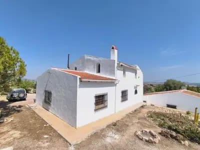 Chalet de 8 habitaciones en Novelda en venta con piscina garaje - 399.999 € (Ref: 9897076)