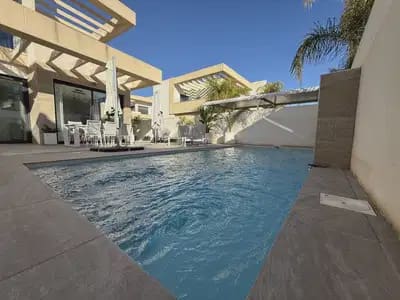 Chalet de 3 habitaciones en Los Montesinos en venta con piscina garaje - 409.000 € (Ref: 9897082)