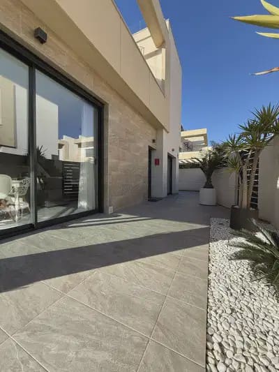 Chalet de 3 habitaciones en Los Montesinos en venta con piscina garaje - 409.000 € (Ref: 9897082)