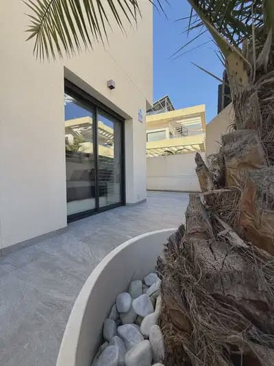 Chalet de 3 habitaciones en Los Montesinos en venta con piscina garaje - 409.000 € (Ref: 9897082)