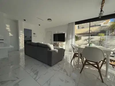 Chalet de 3 habitaciones en Los Montesinos en venta con piscina garaje - 409.000 € (Ref: 9897082)