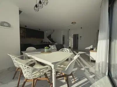 Chalet de 3 habitaciones en Los Montesinos en venta con piscina garaje - 409.000 € (Ref: 9897082)