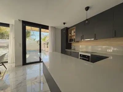 Chalet de 3 habitaciones en Los Montesinos en venta con piscina garaje - 409.000 € (Ref: 9897082)