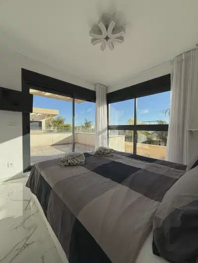 Chalet de 3 habitaciones en Los Montesinos en venta con piscina garaje - 409.000 € (Ref: 9897082)