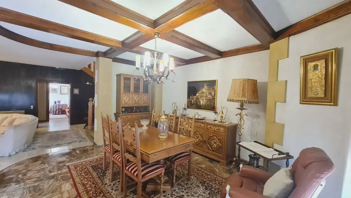 4 bedroom Townhouse for sale in Elda - € 429,995 (Ref: 9897084)