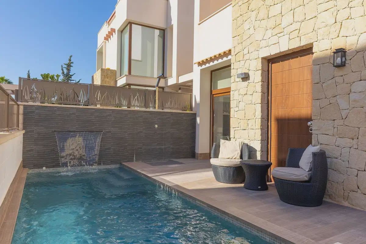 3 soveværelse Villa til salg i Ciudad Quesada med swimmingpool - € 489.000 (Ref: 9897087)