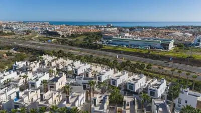 3 chambre Villa/Maison à vendre à Orihuela Costa avec piscine - 449 950 € (Ref: 9897091)