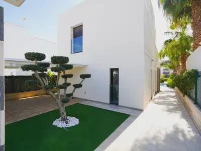 3 Zimmer Villa zu verkaufen in Ciudad Quesada - 459.000 € (Ref: 9897092)