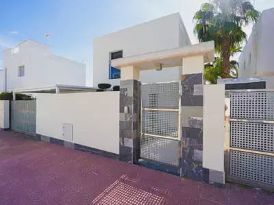 3 Zimmer Villa zu verkaufen in Ciudad Quesada - 459.000 € (Ref: 9897092)