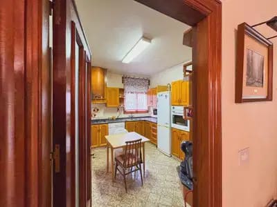 7 bedroom Villa for sale in Elda - € 395,000 (Ref: 9897095)