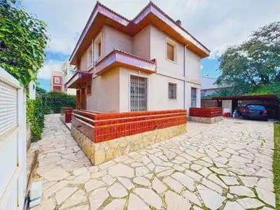 7 bedroom Villa for sale in Elda - € 395,000 (Ref: 9897095)