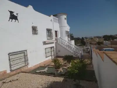 5 slaapkamer Villa te koop in Villamartin - € 449.000 (Ref: 9897096)