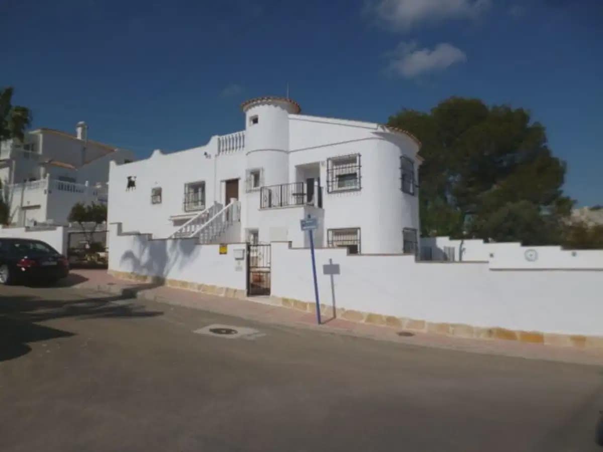 5 slaapkamer Villa te koop in Villamartin - € 449.000 (Ref: 9897096)