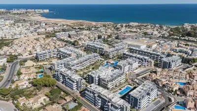 2 sovrum Takvåning till salu i Playa Flamenca med pool - 449 000 € (Ref: 9897099)