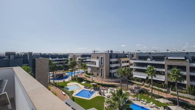 2 makuuhuone Kattohuoneisto myytävänä paikassa Playa Flamenca, Orihuela mukana uima-altaan - 449 000 € (Ref: 9897099)
