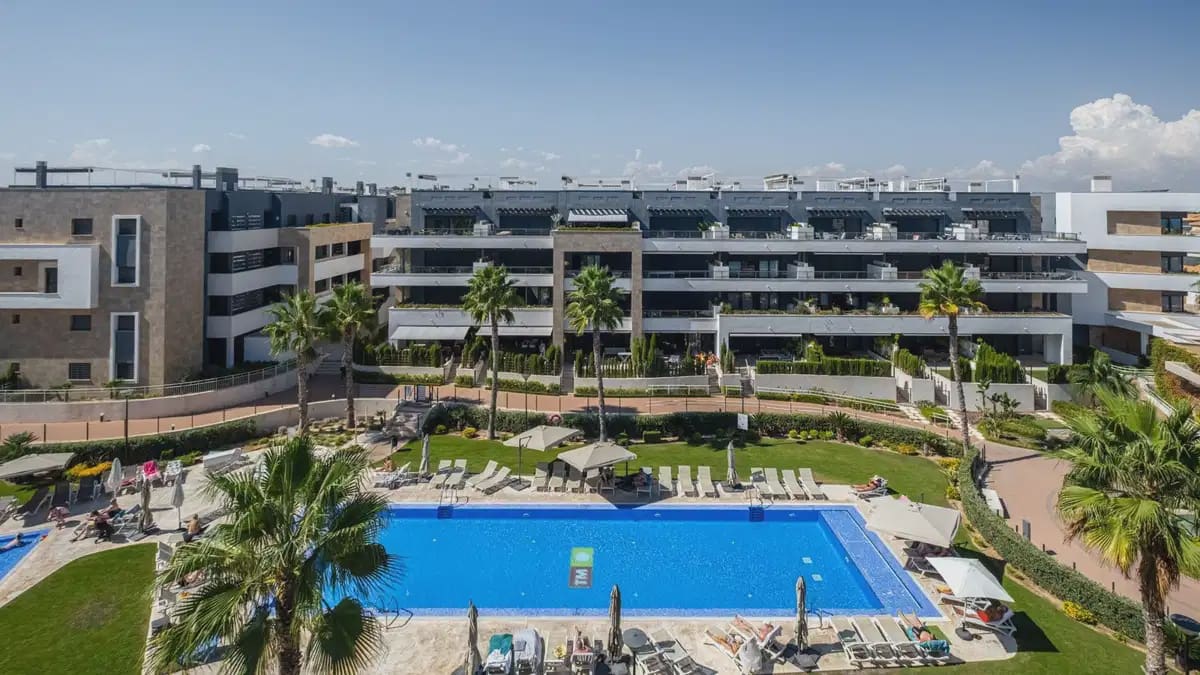 2 sovrum Takvåning till salu i Playa Flamenca med pool - 449 000 € (Ref: 9897099)