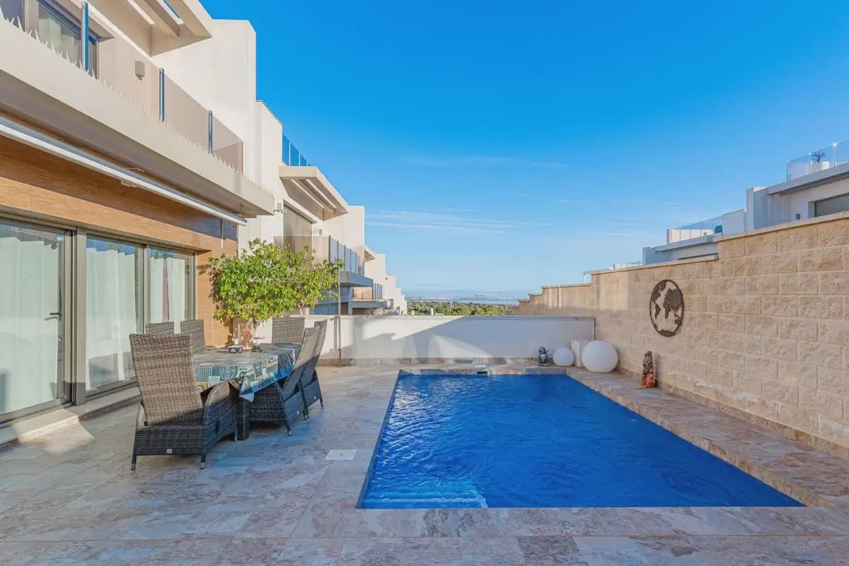 3 slaapkamer Villa te koop in Villamartin - € 425.000 (Ref: 9897107)