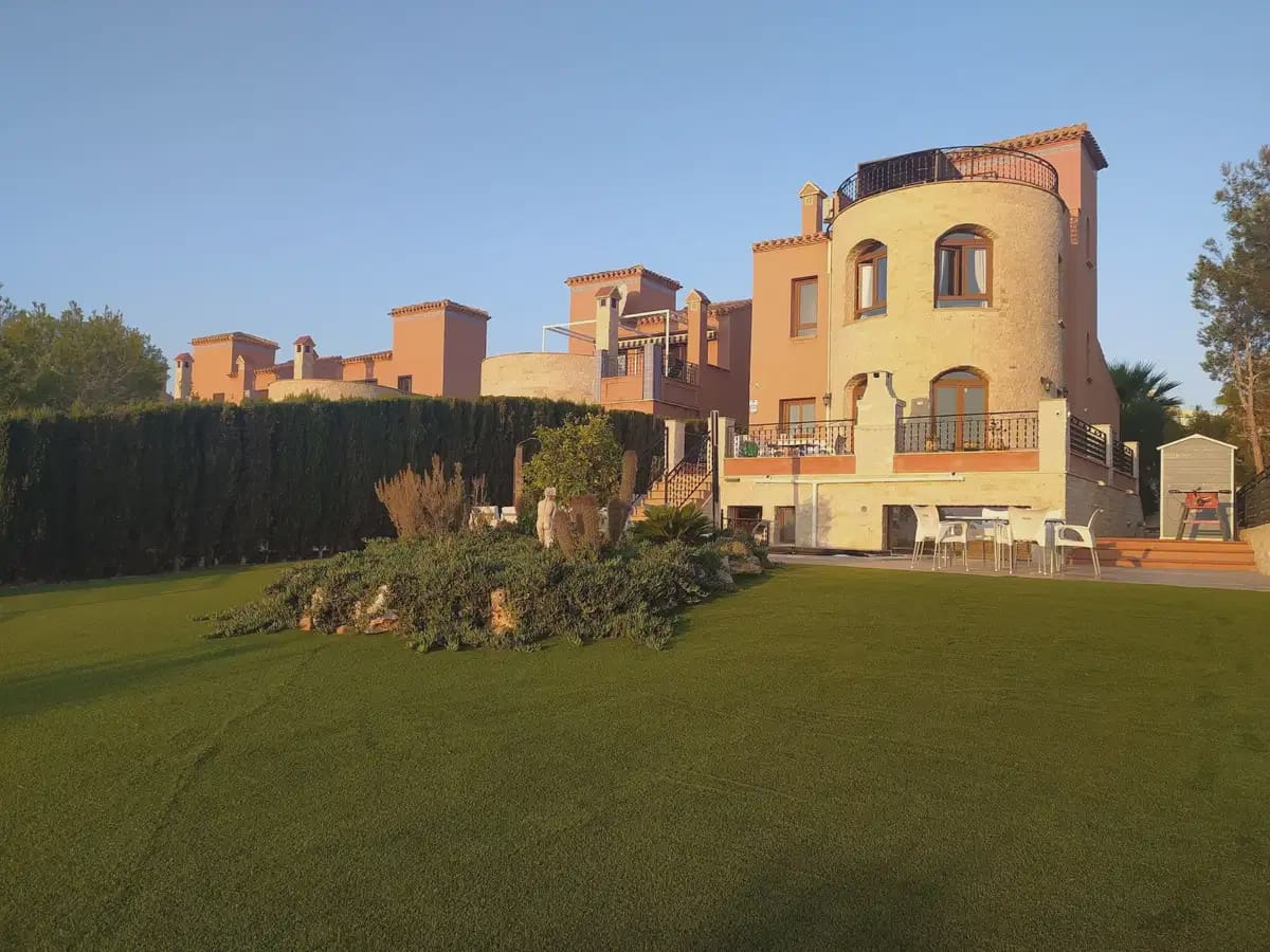 4 bedroom Villa for sale in San Miguel de Salinas - € 449,000 (Ref: 9897109)