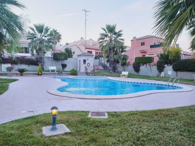 4 makuuhuone Huvila myytävänä paikassa San Miguel de Salinas - 449 000 € (Ref: 9897109)