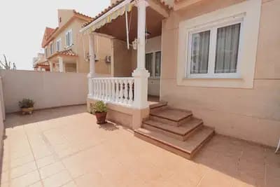 Pareado de 3 habitaciones en Torrevieja en venta - 445.000 € (Ref: 9897110)