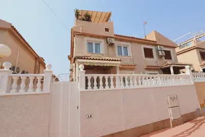 Pareado de 3 habitaciones en Torrevieja en venta - 445.000 € (Ref: 9897110)
