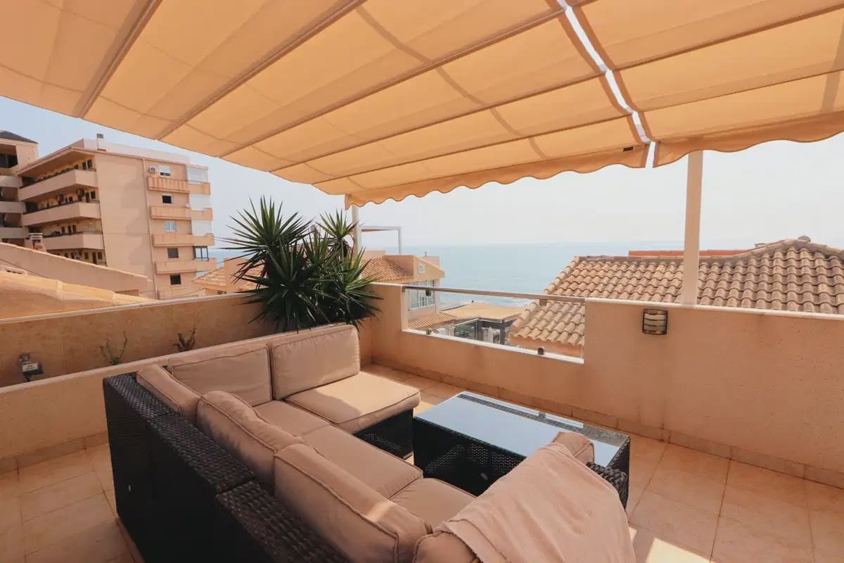 Pareado de 3 habitaciones en Torrevieja en venta - 445.000 € (Ref: 9897110)