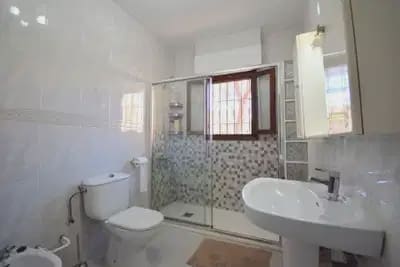Chalet de 6 habitaciones en Villamartin en venta - 450.000 € (Ref: 9914861)