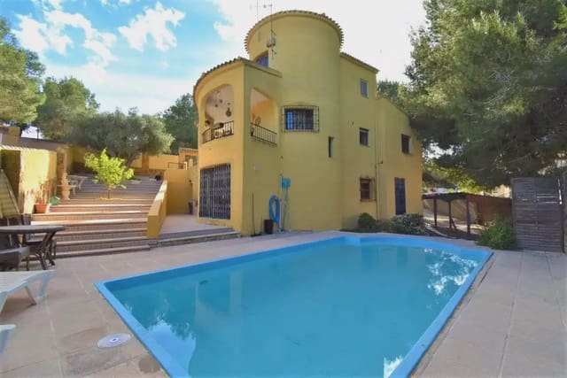 Chalet de 6 habitaciones en Villamartin, Orihuela en venta - 450.000 € (Ref: 9914861)