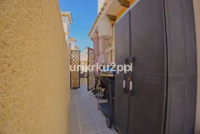 3 makuuhuone Huvila myytävänä paikassa Torrevieja - 449 000 € (Ref: 9914865)