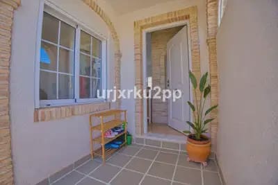 3 makuuhuone Huvila myytävänä paikassa Torrevieja - 449 000 € (Ref: 9914865)