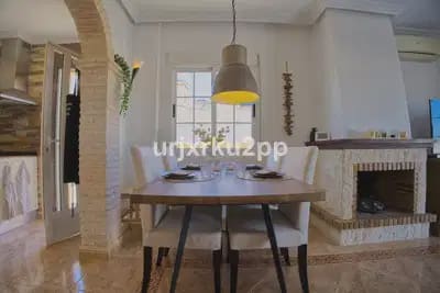 3 makuuhuone Huvila myytävänä paikassa Torrevieja - 449 000 € (Ref: 9914865)