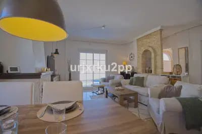 3 makuuhuone Huvila myytävänä paikassa Torrevieja - 449 000 € (Ref: 9914865)