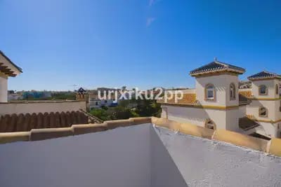 3 makuuhuone Huvila myytävänä paikassa Torrevieja - 449 000 € (Ref: 9914865)