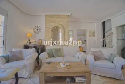 3 makuuhuone Huvila myytävänä paikassa Torrevieja - 449 000 € (Ref: 9914865)