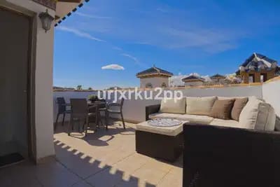 3 makuuhuone Huvila myytävänä paikassa Torrevieja - 449 000 € (Ref: 9914865)