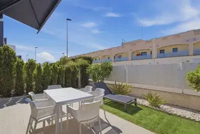 3 soveværelse Villa til salg i Punta Prima, Orihuela med swimmingpool garage - € 429.000 (Ref: 9914866)