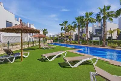 3 soveværelse Villa til salg i Orihuela Costa med swimmingpool garage - € 429.000 (Ref: 9914866)