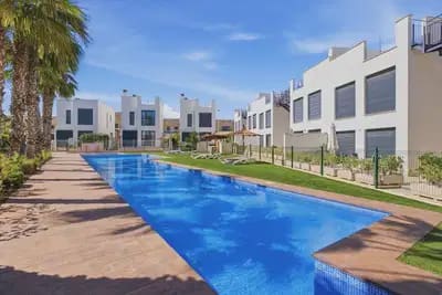 3 soveværelse Villa til salg i Orihuela Costa med swimmingpool garage - € 429.000 (Ref: 9914866)