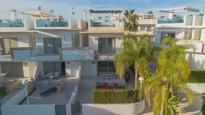 3 soverom Hus til salgs i Ciudad Quesada med svømmebasseng - € 395 000 (Ref: 9914874)