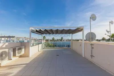 3 soverom Hus til salgs i Ciudad Quesada med svømmebasseng - € 395 000 (Ref: 9914874)