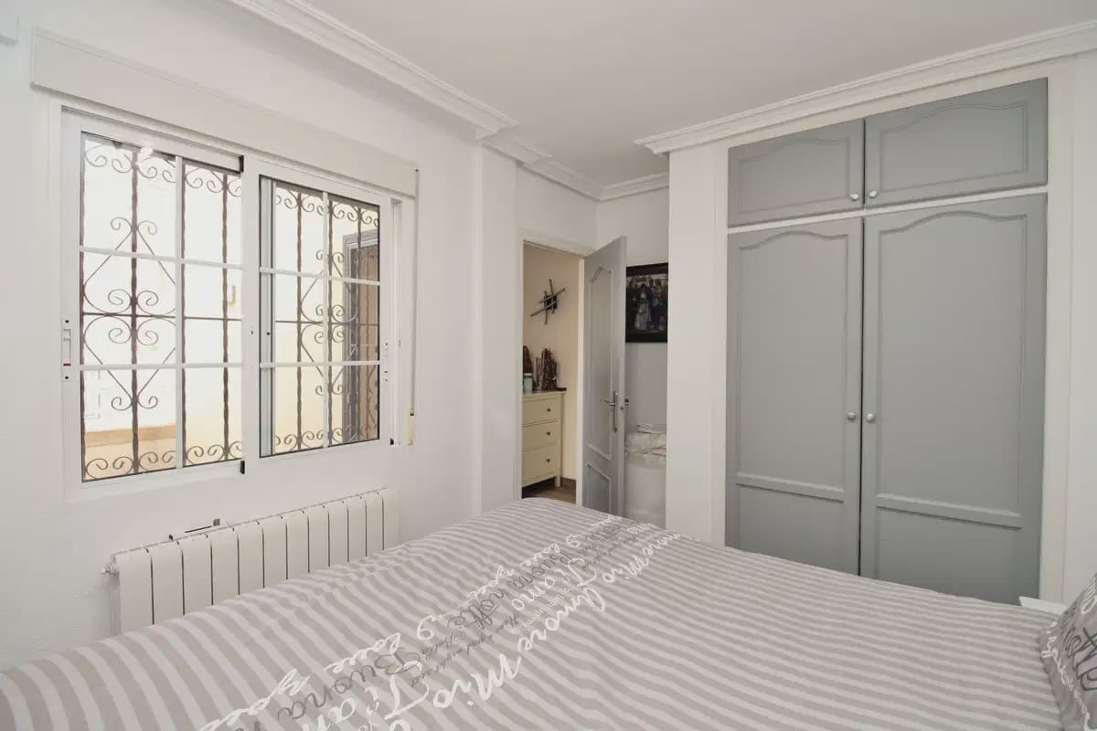 2 Zimmer Haus zu verkaufen in Villamartin mit Pool - 279.900 € (Ref: 9932635)