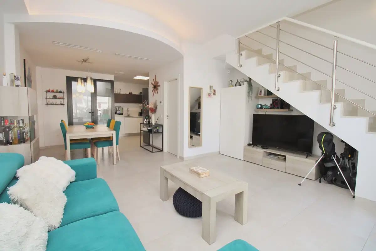 2 quarto Casa em Banda para venda em Villamartin com piscina - 294 990 € (Ref: 9932636)