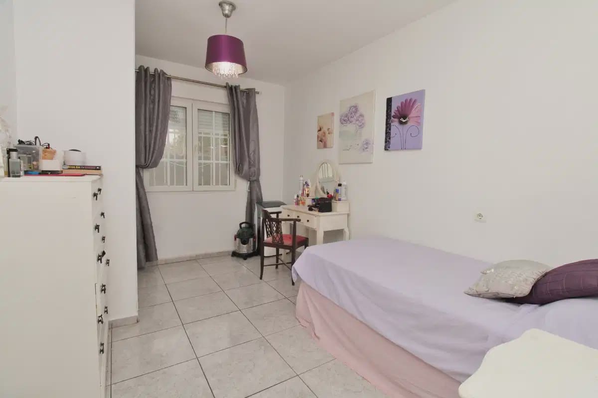 4 quarto Casa em Banda para venda em Villamartin - 295 000 € (Ref: 9932637)