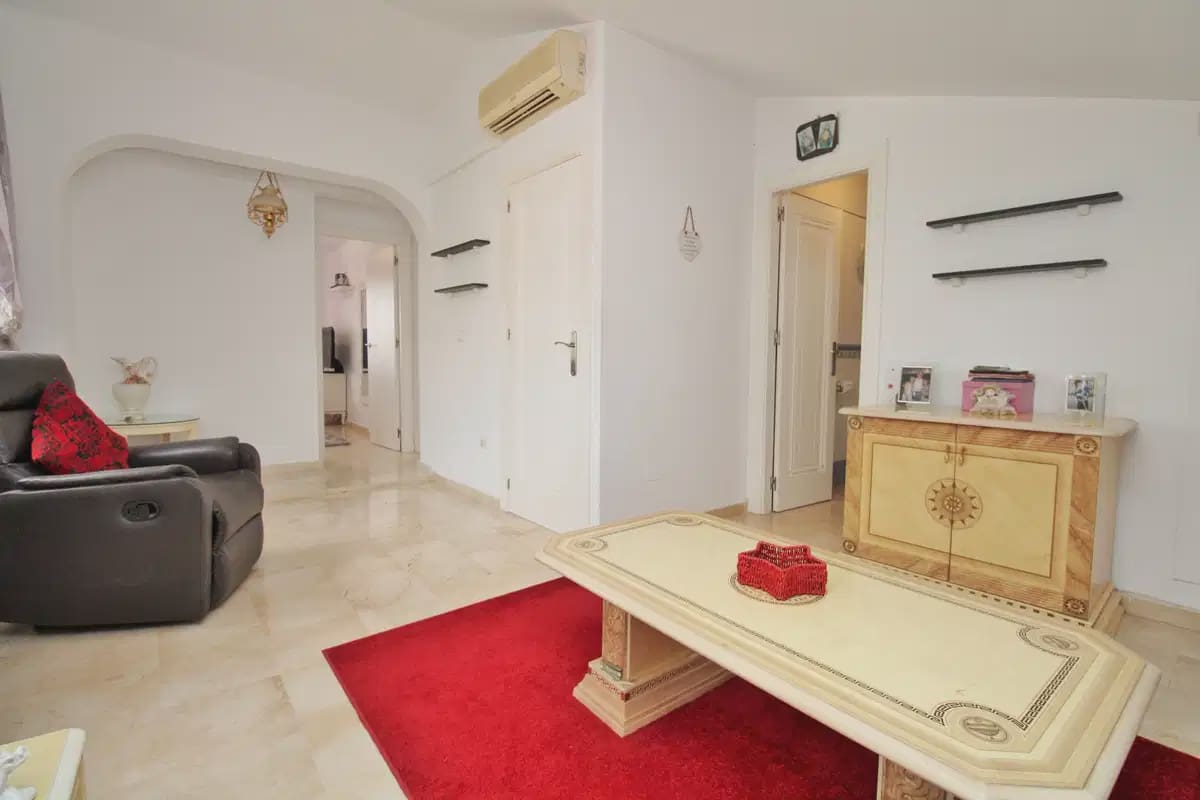 4 quarto Casa em Banda para venda em Villamartin - 295 000 € (Ref: 9932637)