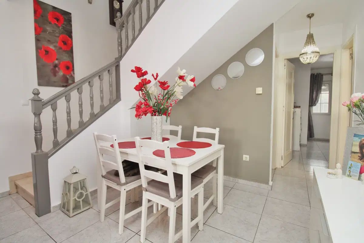 4 quarto Casa em Banda para venda em Villamartin - 295 000 € (Ref: 9932637)