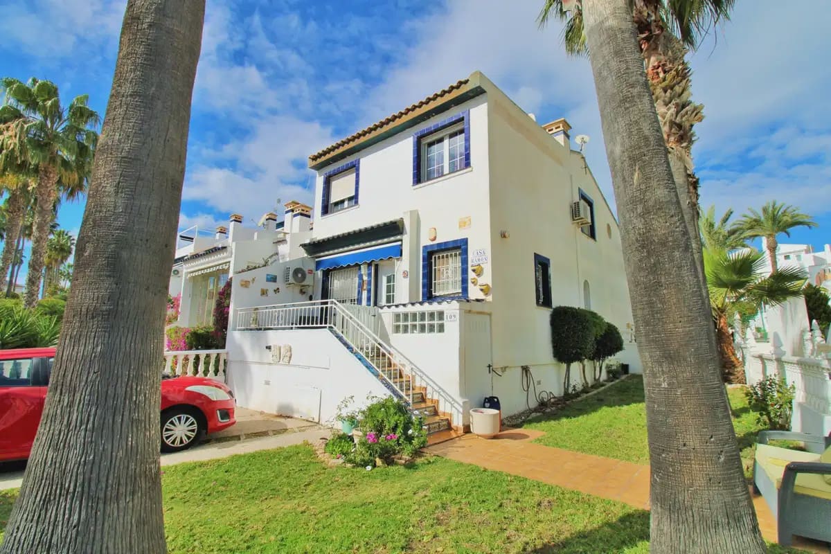 4 quarto Casa em Banda para venda em Villamartin - 295 000 € (Ref: 9932637)