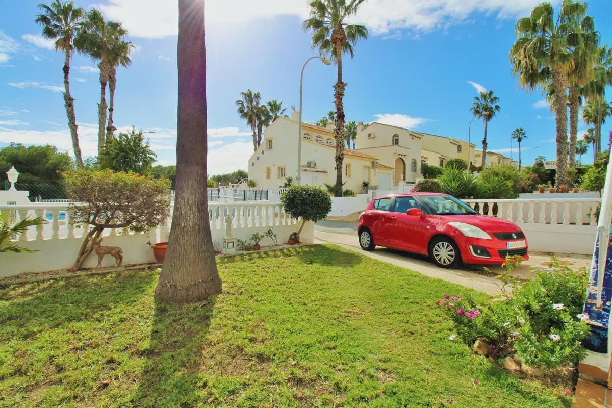 4 quarto Casa em Banda para venda em Villamartin - 295 000 € (Ref: 9932637)