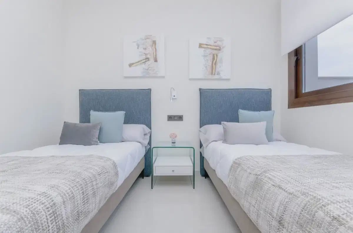 2 soveværelse Bungalow til salg i Torrevieja med swimmingpool garage - € 300.000 (Ref: 9932654)